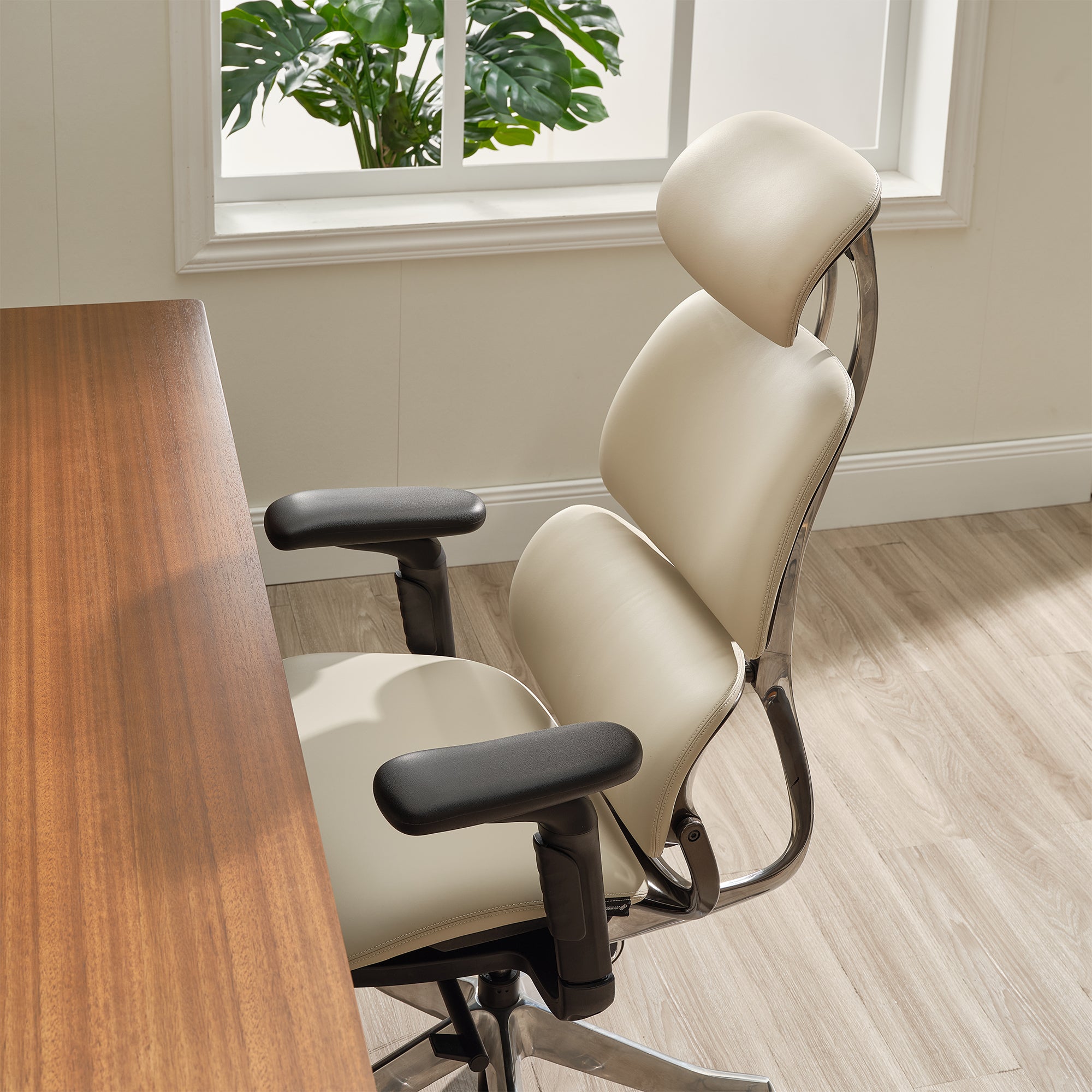 Ergonomic Executive Office Chair - PU Leather 4D Armrests Self-Adapting
