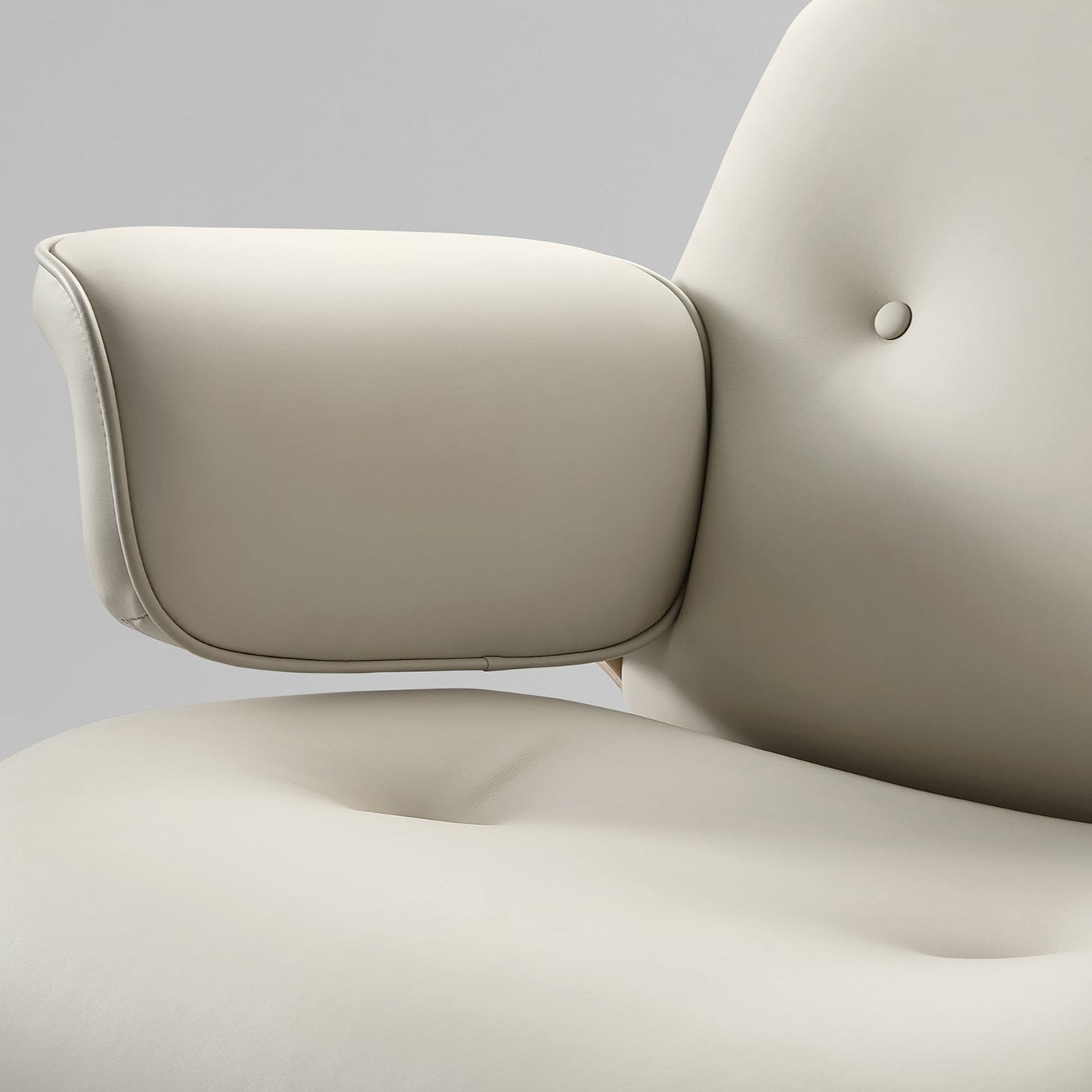 Genuine Leather Executive Office Chair - Classic Ergonomic Design