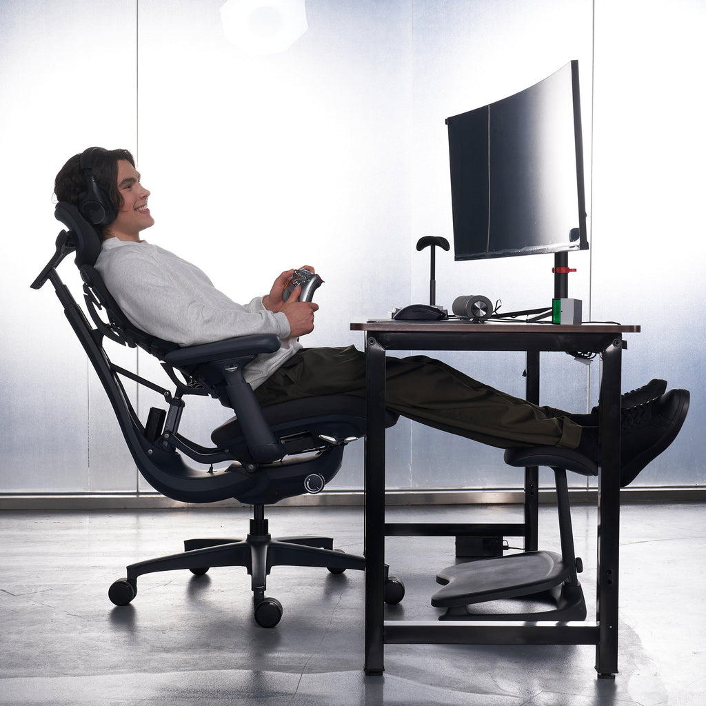 Dynamic Ergonomic Office Chair with Chip-Controlled Adaptive Backrest