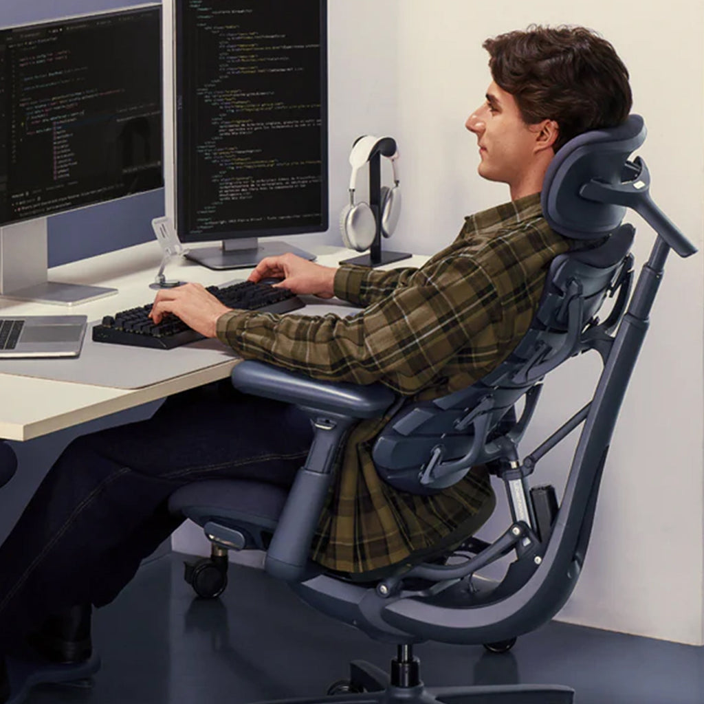 Dynamic Ergonomic Office Chair with Chip-Controlled Adaptive Backrest