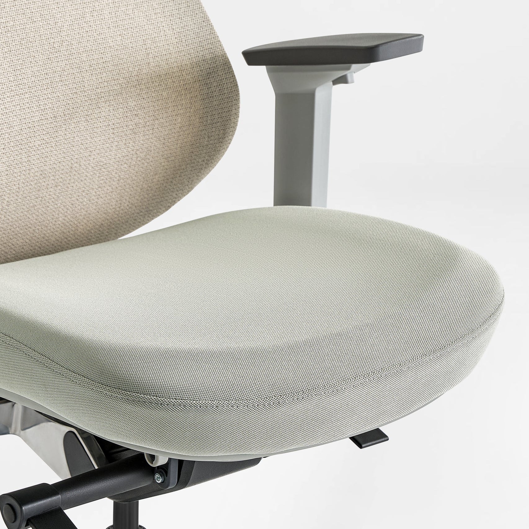 Ergonomic Office Chair - Mesh Modern Silhouette Smart Adjustability