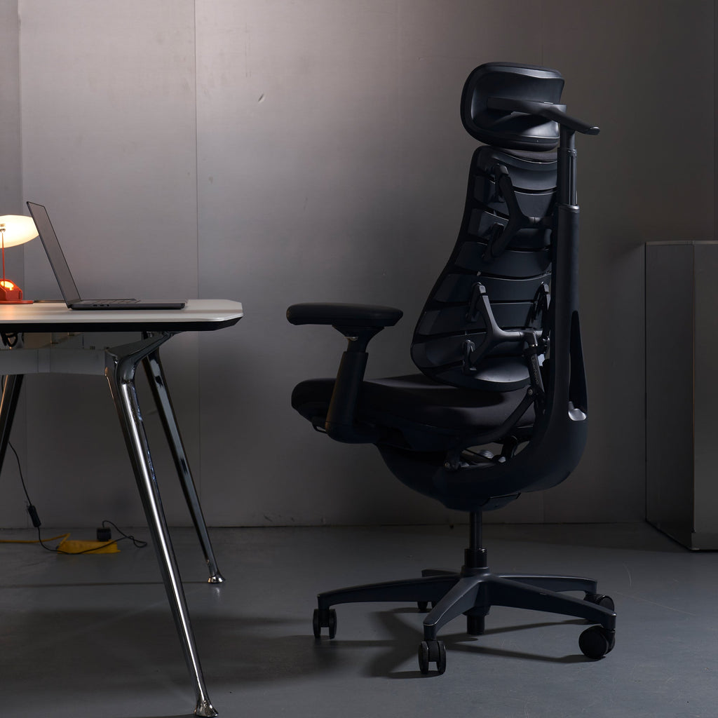 Chaise de bureau ergonomique dynamique avec dossier adaptatif à commande par puce