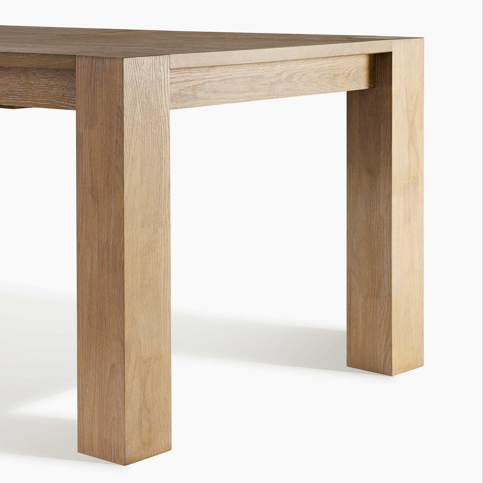 Round Pedestal Dining Table, White